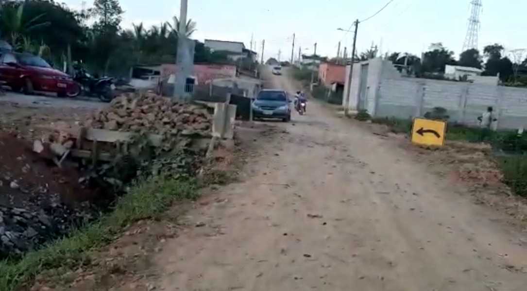 Camacã: Prefeitura inicia a limpeza da rede esgoto do Bairro do Brogodó
